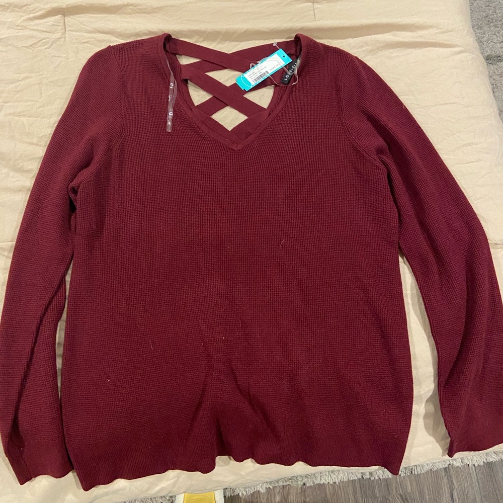 Long sleeve sweater.